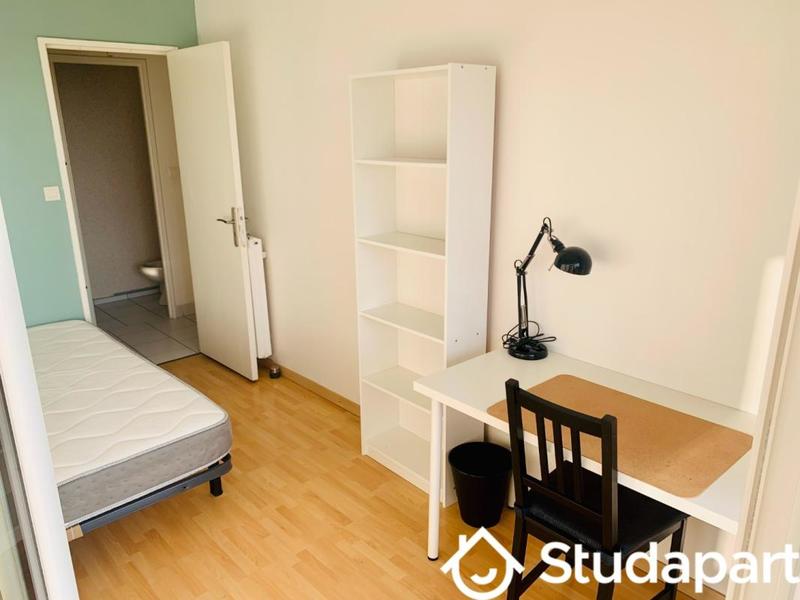 Chambre - 10 m² - 1 pièce