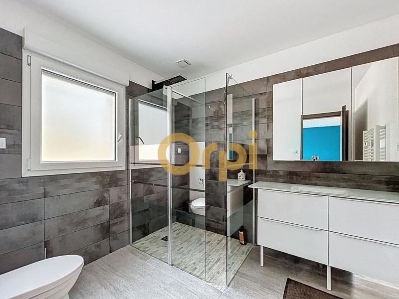 Villa - 208 m² - 4 pièces