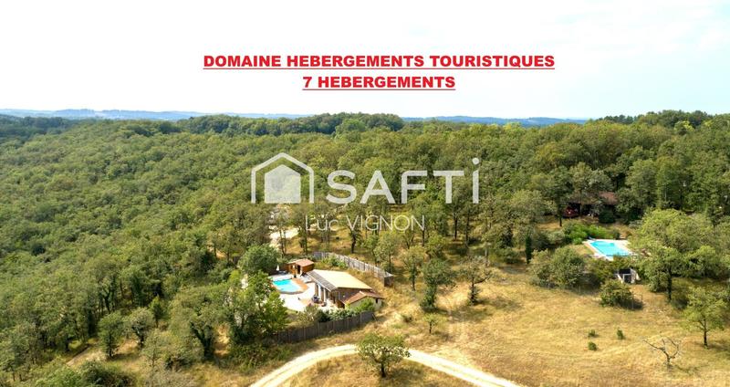 Maison - 456 m² - 26 pièces