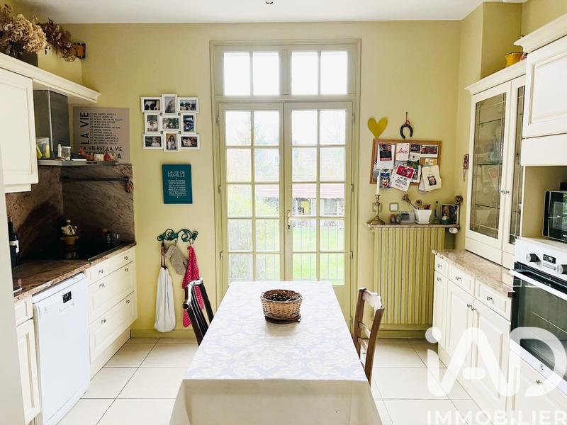 Maison de ville - 160 m² - 9 pièces