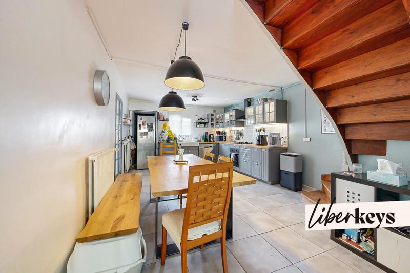 Maison - 177 m² - 6 pièces