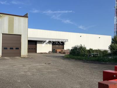Entrepôt - 3 860 m²
