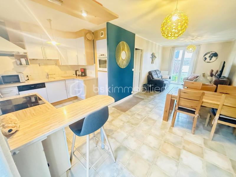 Maison - 96 m² - 5 pièces