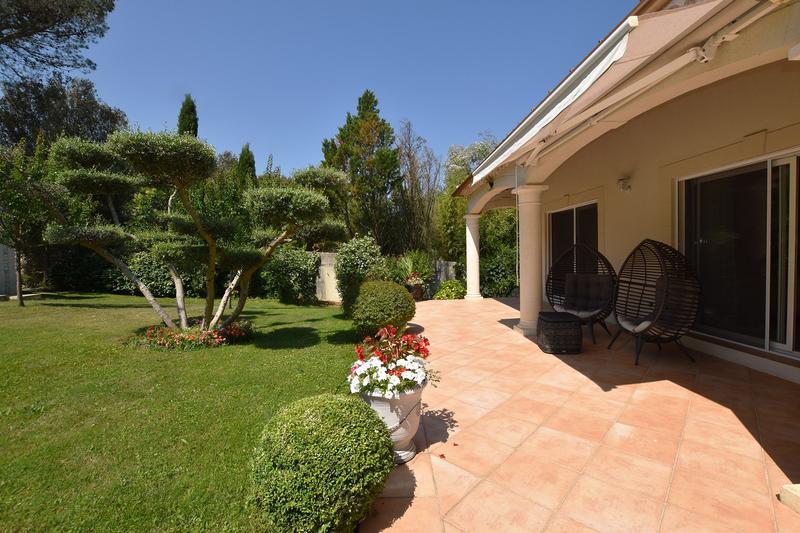 Villa - 248 m² - 8 pièces