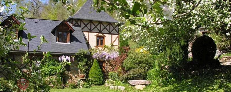 Propriété - 280 m² - 10 pièces