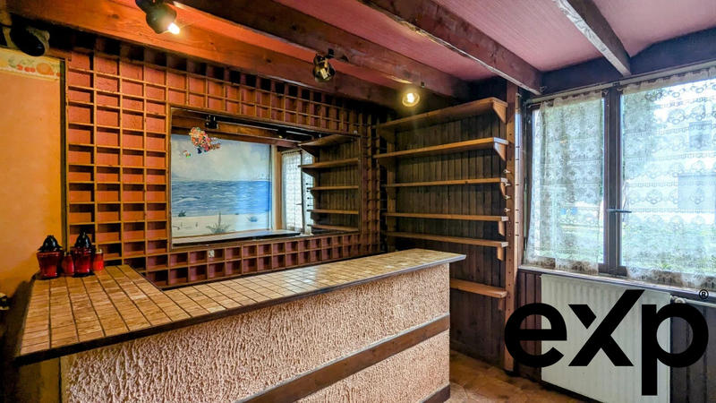 Maison - 201 m² - 9 pièces