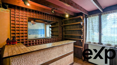 Maison - 201 m² - 9 pièces