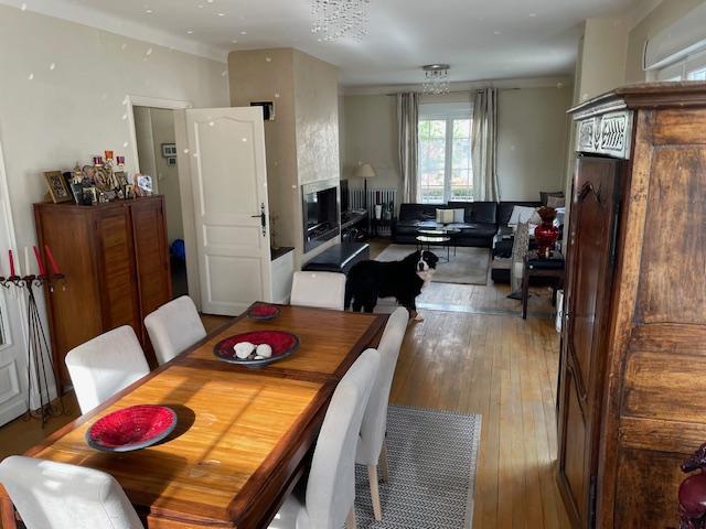 Villa - 180 m² - 8 pièces