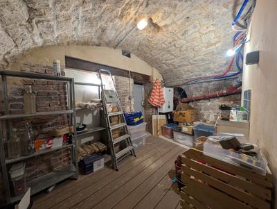 Fonds de commerce - Magasins - 61 m²