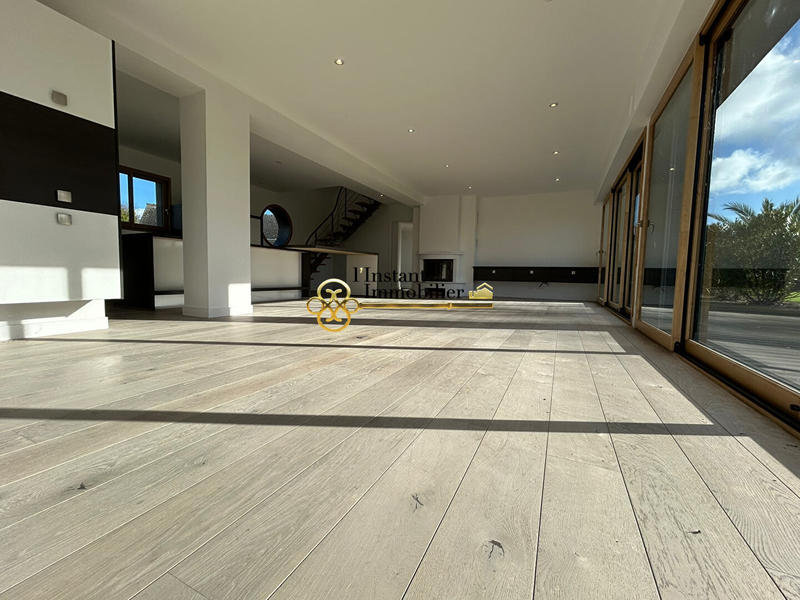 Maison - 137 m² - 6 pièces