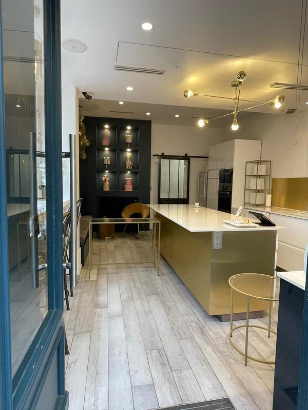 Fonds de commerce - Magasins - 82 m²