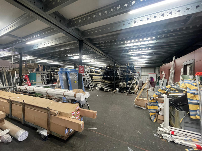 Local d'activité / Entrepôt - 1 063 m²