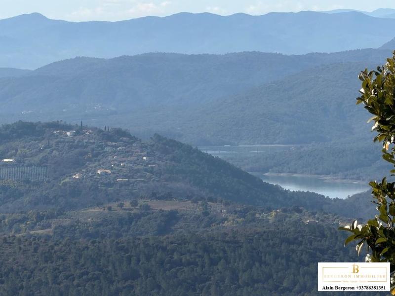 Maison - 235 m² - 5 pièces