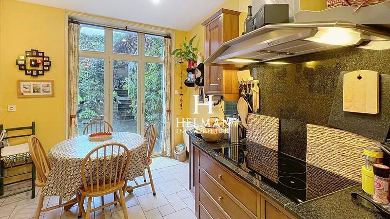 Maison - 258 m² - 7 pièces