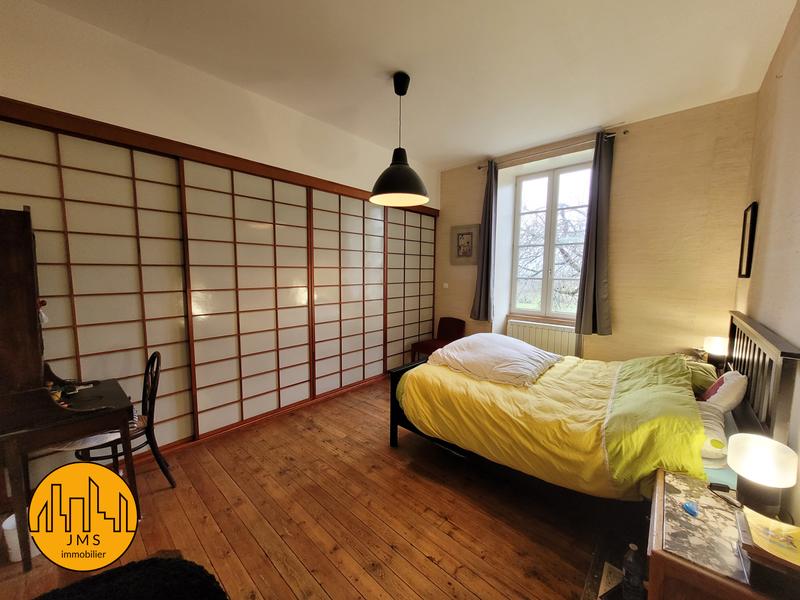 Maison - 275 m² - 11 pièces