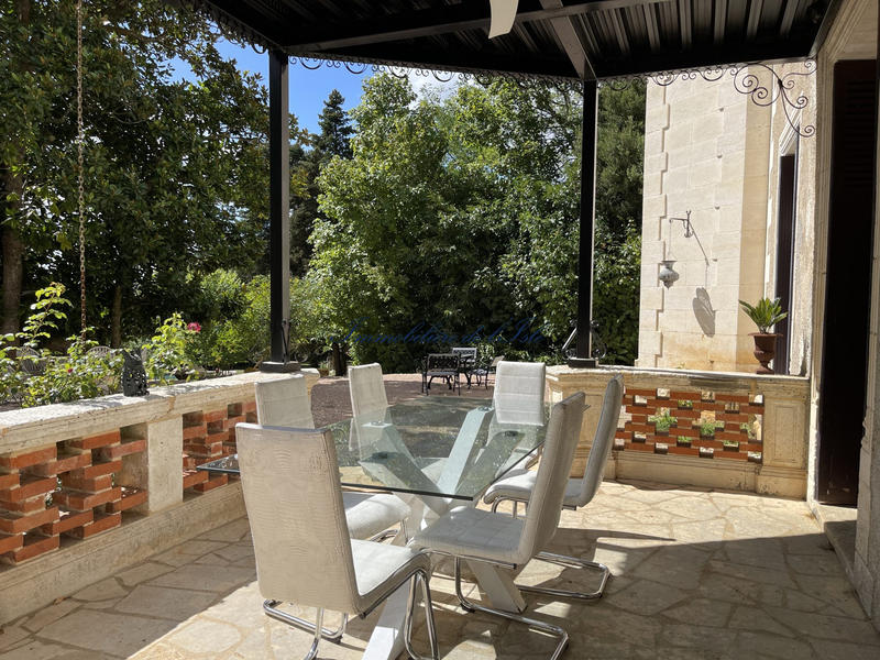 Maison - 420 m² - 13 pièces