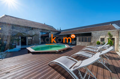 Maison ancienne - 257 m² - 8 pièces