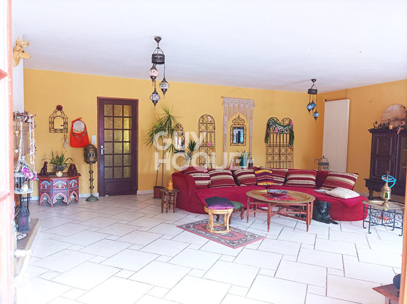 Maison - 230 m² - 8 pièces