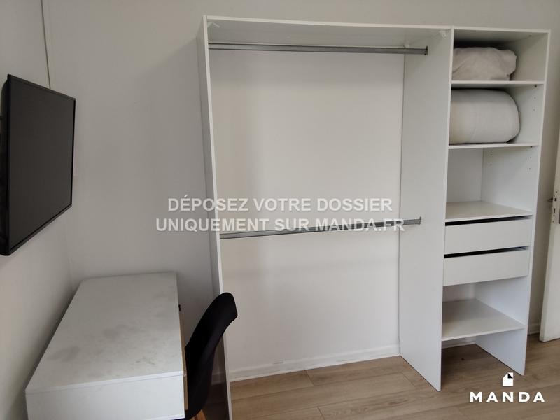 Chambre - 10 m² - 6 pièces