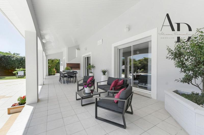 Maison - 285 m² - 7 pièces