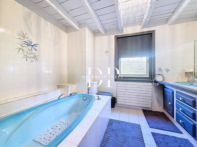 Maison - 165 m² - 7 pièces