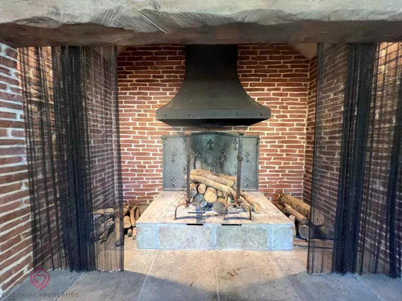 Propriété - 294 m² - 9 pièces