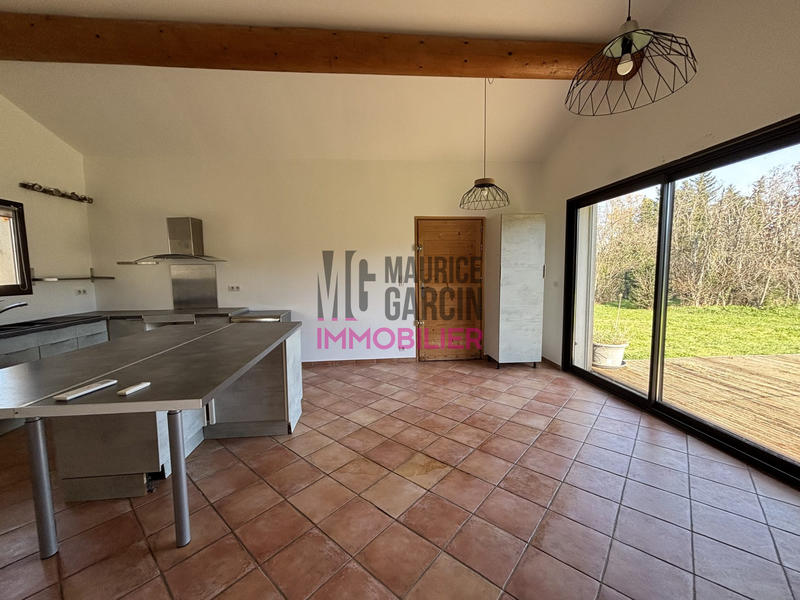 Maison - 202 m² - 7 pièces