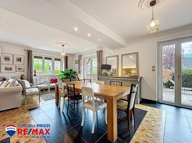 Maison - 180 m² - 6 pièces