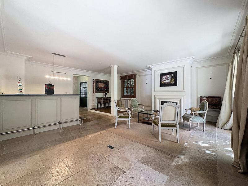 Villa - 230 m² - 6 pièces