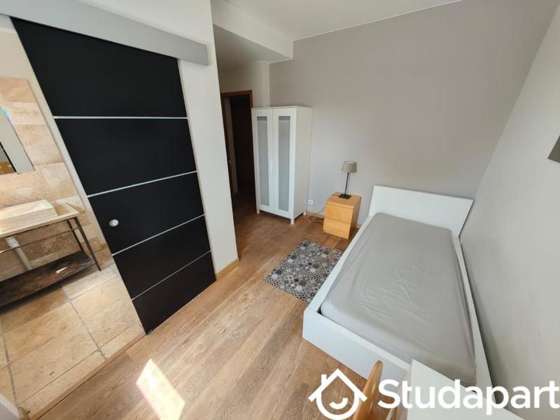 Chambre - 15 m² - 1 pièce