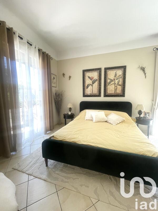 Maison - 220 m² - 7 pièces