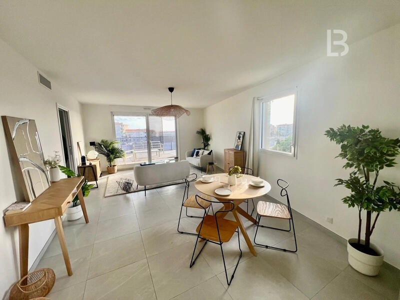 Appartement - 91 m² - 4 pièces