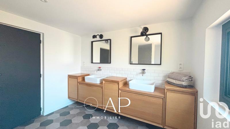 Maison - 181 m² - 7 pièces