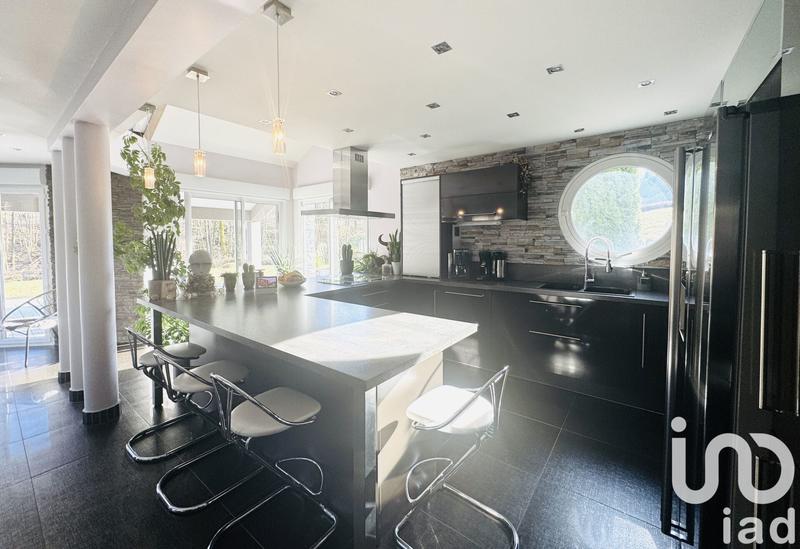 Maison - 192 m² - 5 pièces