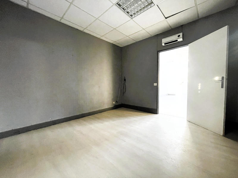 Local commercial - 69 m² - 2 pièces
