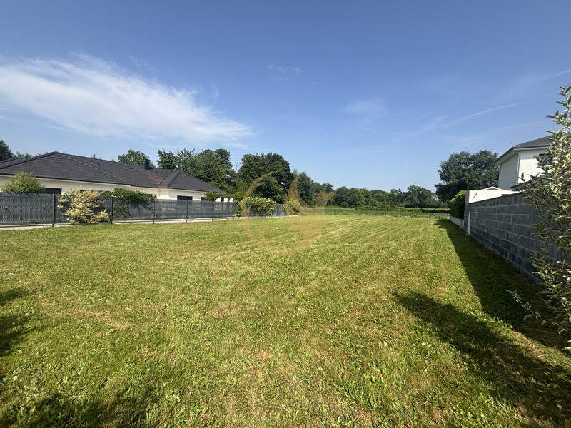 Terrain - 823 m²