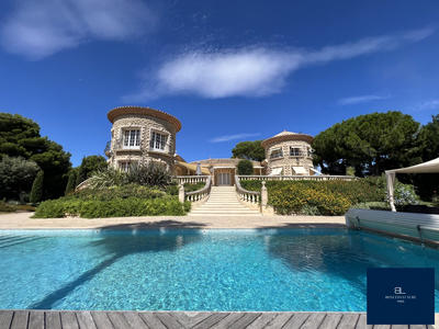 Bastide - 813 m² - 21 pièces