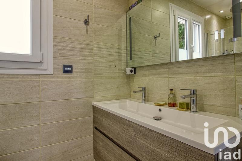 Maison - 232 m² - 9 pièces