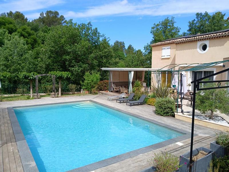 Demeure - 350 m² - 15 pièces