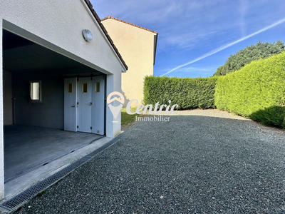 Maison - 90 m² - 5 pièces