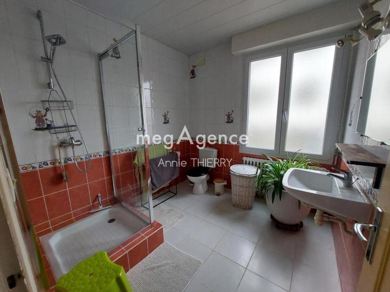 Maison traditionnelle - 167 m² - 7 pièces