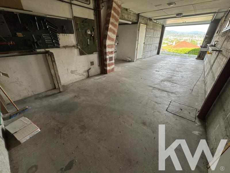 Maison - 233 m² - 8 pièces