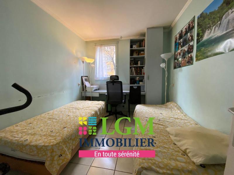 Appartement - 93 m² - 5 pièces