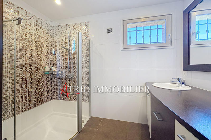 Maison - 200 m² - 5 pièces