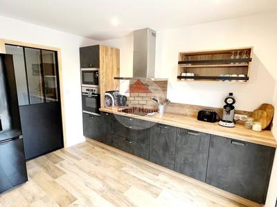 Maison - 105 m² - 4 pièces