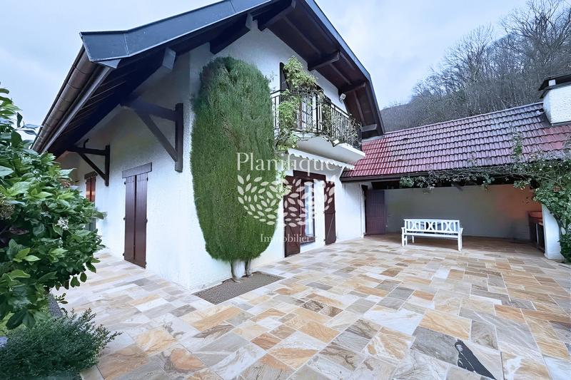 Maison - 180 m² - 5 pièces