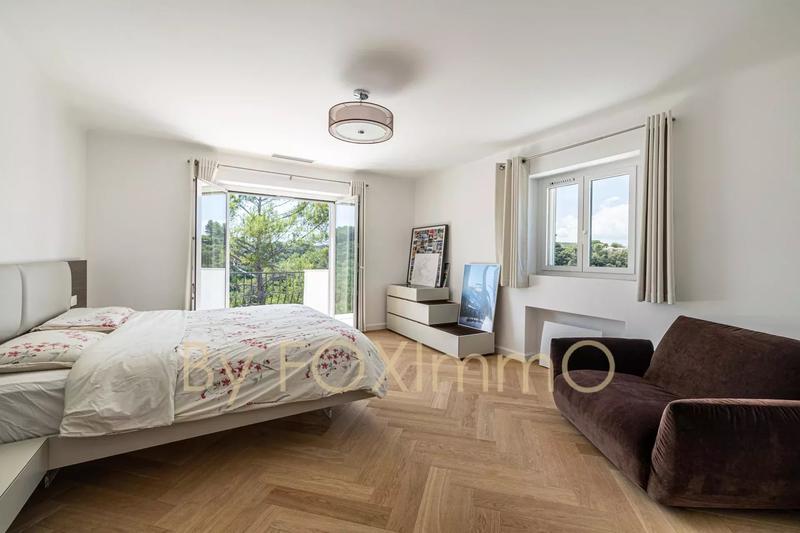 Villa - 214 m² - 6 pièces