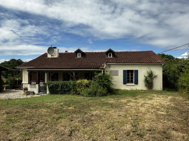 Maison traditionnelle - 311 m² - 13 pièces