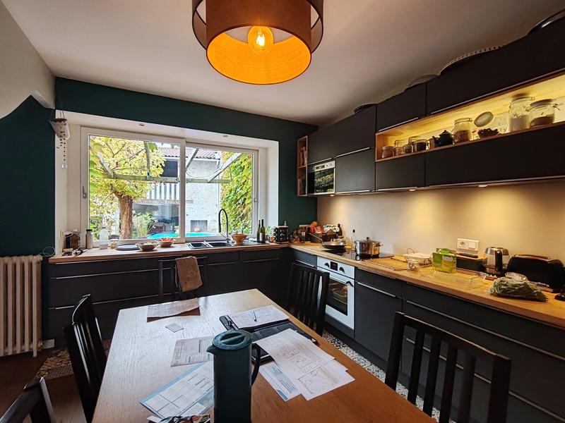 Demeure - 196 m² - 11 pièces