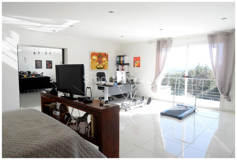 Villa - 240 m² - 9 pièces